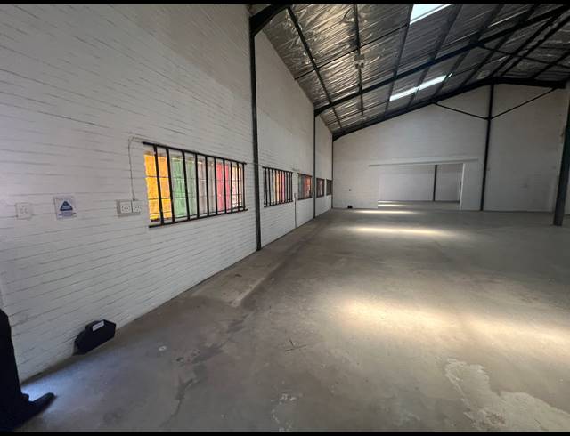 909M² WAREHOUSE TO LET IN KYA SANDS